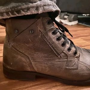 Bull Boxer shoes size 13